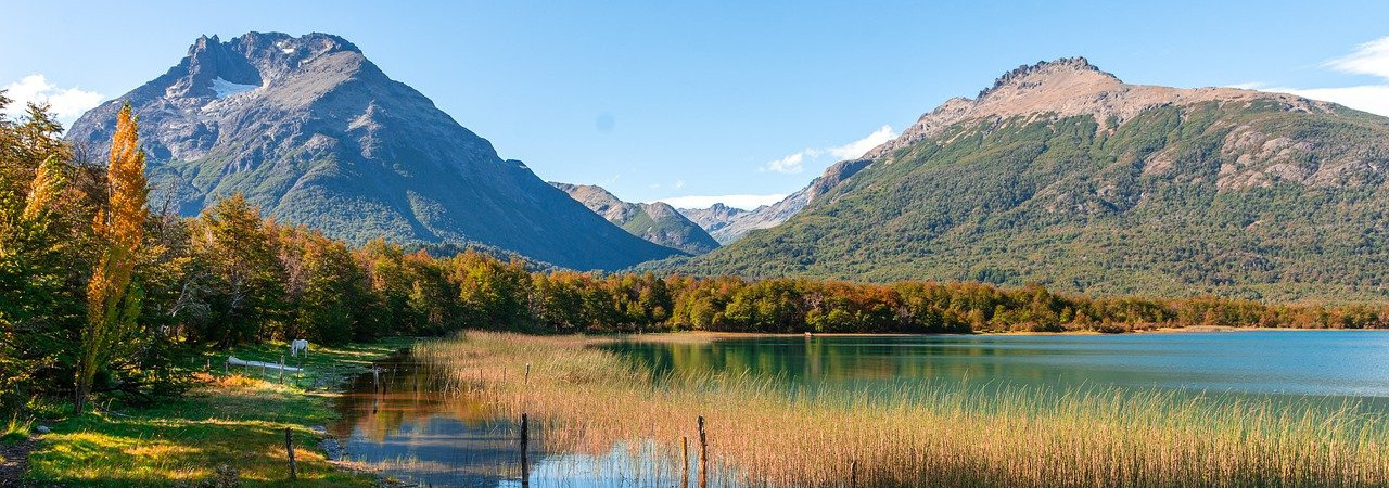A moja mowa i moje głoszenie nie opierały się na powabnych słowach ludzkiej mądrości, ale na ukazywaniu Ducha i mocy;  Aby wasza wiara nie opierała się na mądrości ludzkiej, ale na mocy Boga. 