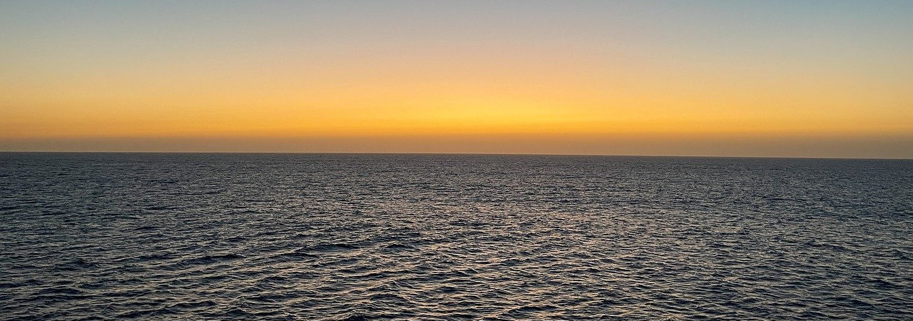 Pokutujcie, bo przybliżyło się królestwo niebieskie.  To bowiem jest ten, o którym powiedziano przez proroka Izajasza: Głos wołającego na pustyni: Przygotujcie drogę Pana, prostujcie jego ścieżki. 